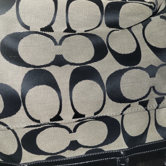 Coach purse - Picture 4 of 5